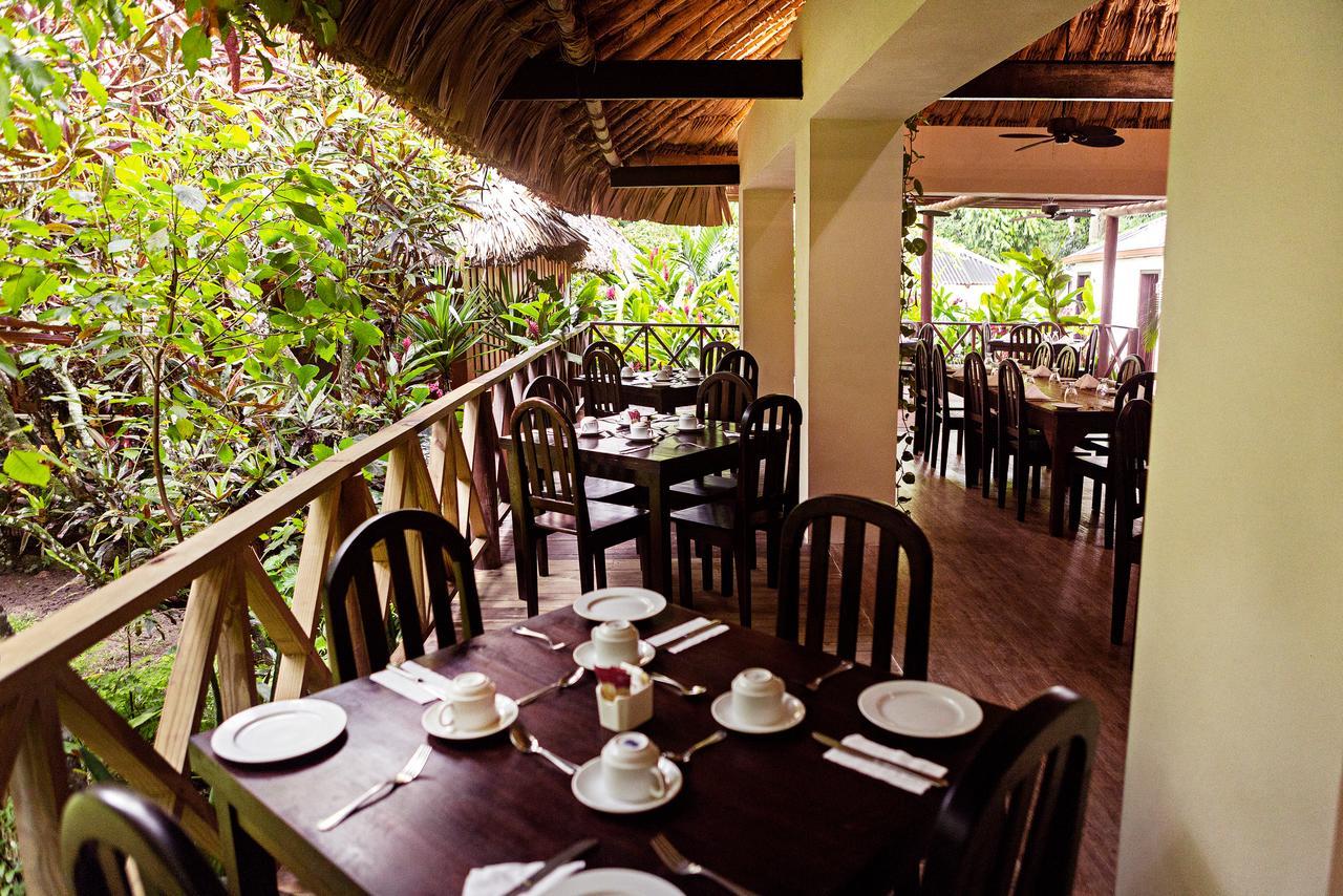 Hotel Jungle Lodge Tikal Exterior photo